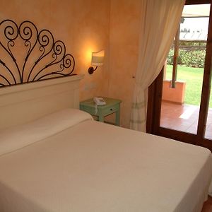 Zimmer mit Kingsize-Bett